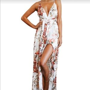 NWOT Silky floral maxi dress size medium